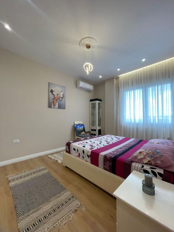 🏡 Affittasi Appartamento 1+1 📍 Di fronte a Delijorgji, al Palazzo Genius, vicino a Tibo e Comodita💶 Affitto: 70.000 lek / mese (poco trattabile)