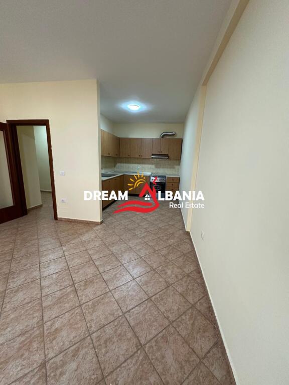 Apartament/Zyre 2+1 me qera , Komuna e Parisit (ID 42611374)