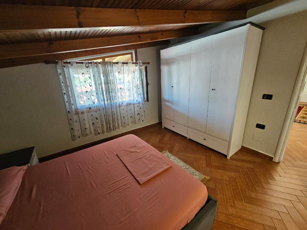 🏡 Qira 3+1+2 – Rruga Nikollë Filja, Tiranë