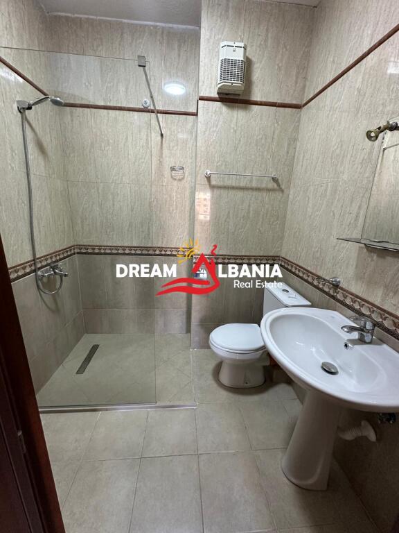 Apartament/Zyre 2+1 me qera , Komuna e Parisit (ID 42611374)