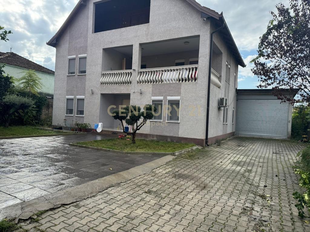 Villa In Affitto vicino a Casa Italia, Tirana - 2000€!