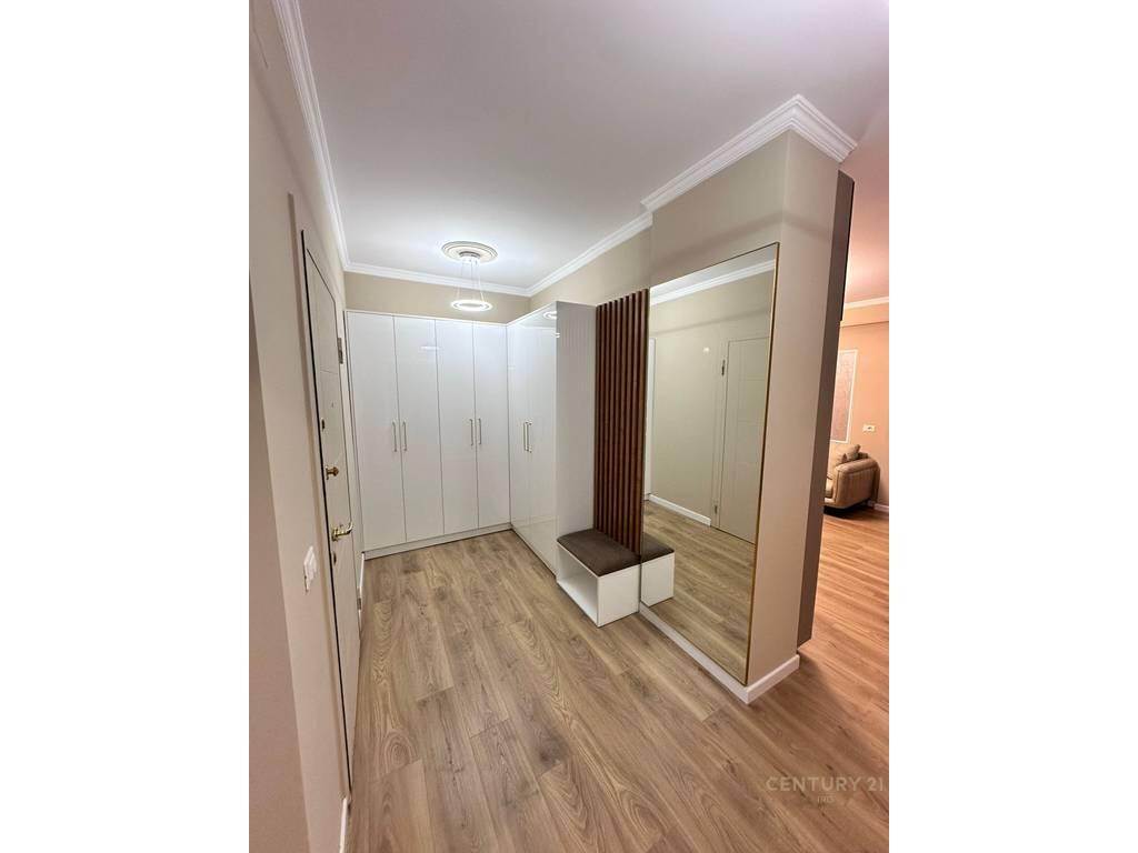 SHITET APARTAMENT 2+1+2 I PABANUAR KOMPLEKSI FRATARI, ASTIR!