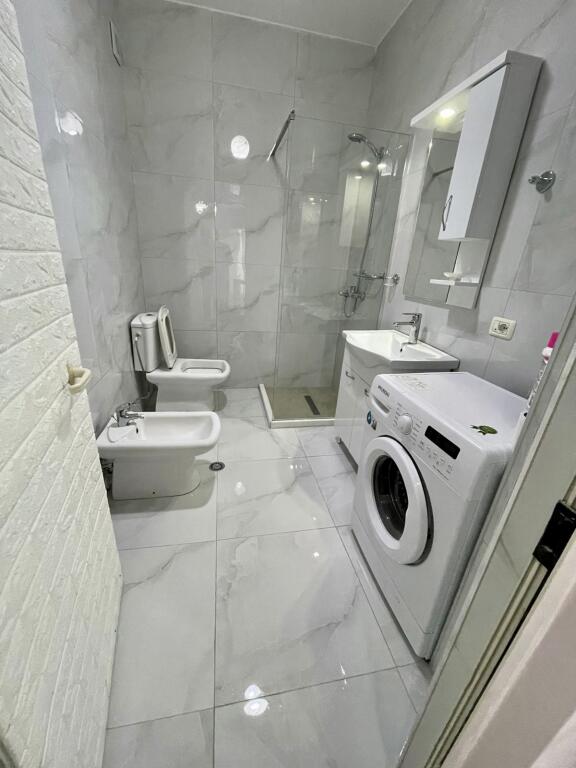 📣 QERA Apartament 1+1 📍 Liqeni i Thate, Prane Hotel Radisson ✨