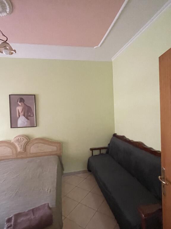 🏖️ Jepet me qira afatgjatë apartament në qendër të Golemit!
