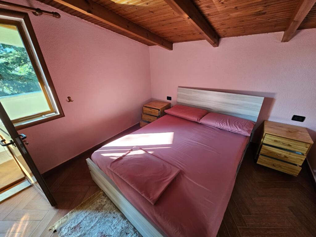 🏡 Qira 3+1+2 – Rruga Nikollë Filja, Tiranë