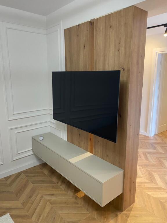 Apartment 2+1, Above the Electric Market!