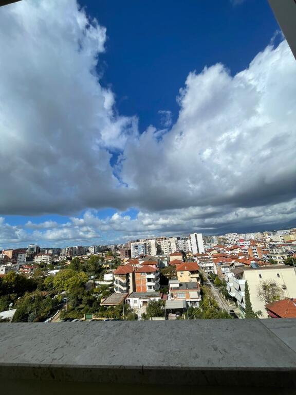 🏡 Affittasi Appartamento 1+1 📍 Di fronte a Delijorgji, al Palazzo Genius, vicino a Tibo e Comodita💶 Affitto: 70.000 lek / mese (poco trattabile)