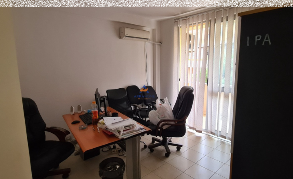 UFFICIO IN AFFITTO 87M2 "SCUOLA MIHAL GRAMENO, CITTÀ STUDENTI" 700 EURO