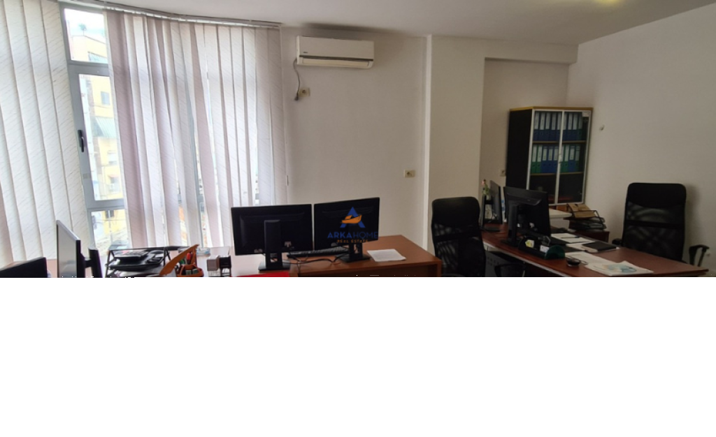 UFFICIO IN AFFITTO 87M2 "SCUOLA MIHAL GRAMENO, CITTÀ STUDENTI" 700 EURO