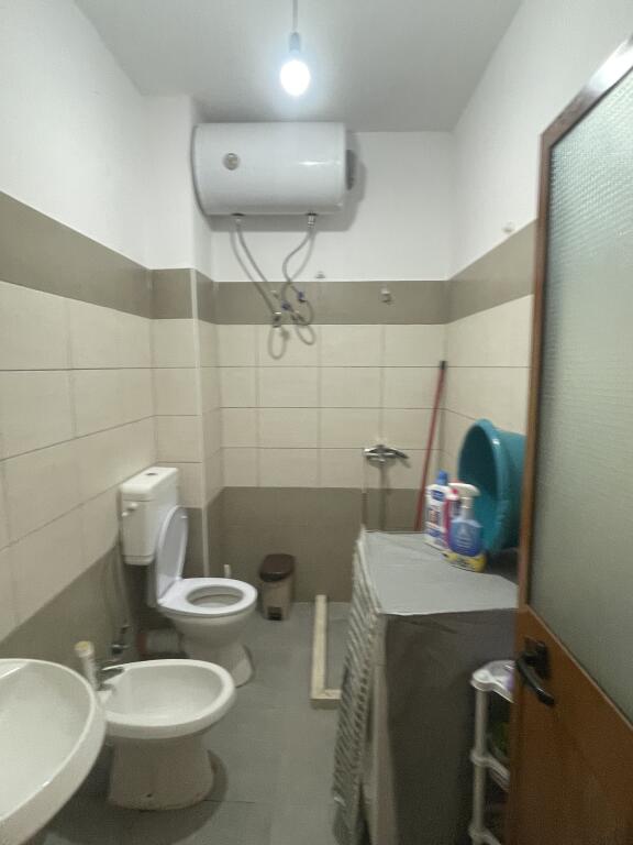 🏖️ Jepet me qira afatgjatë apartament në qendër të Golemit!