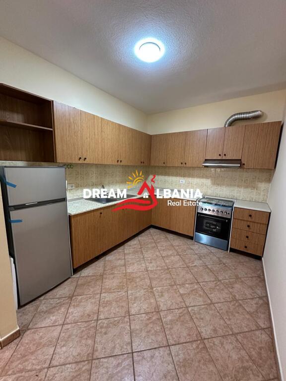 Apartament/Zyre 2+1 me qera , Komuna e Parisit (ID 42611374)