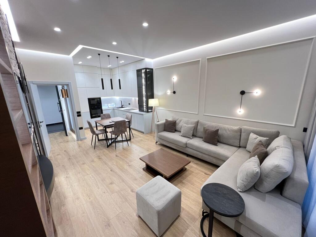 🏡 Jepet Apartament me Qira – 1+1 + Parking 📍 Rruga e Kavajës, Square 21