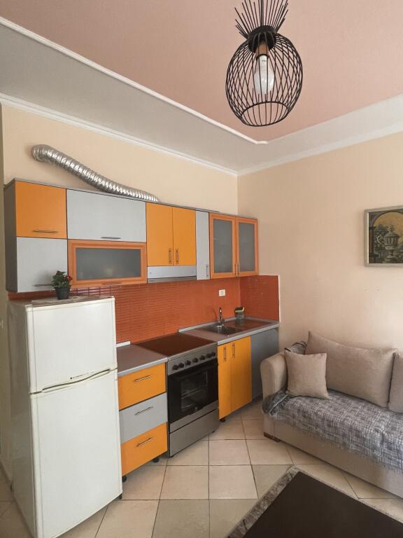 🏖️ Jepet me qira afatgjatë apartament në qendër të Golemit!