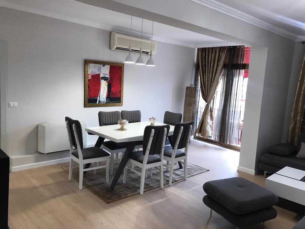 📣 Appartamento 3+1 in affitto nel centro di Tirana 📍 Dietro Piazza