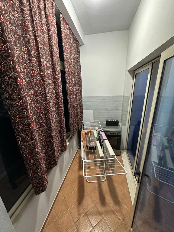 2+1,i mobiluar te oslo bar ne astir,cmimi 500 euro