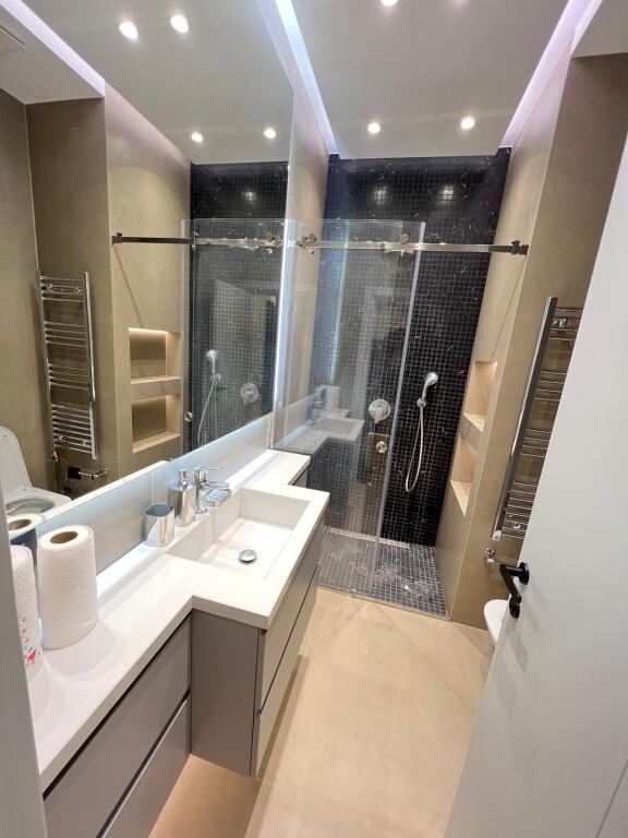 🏡 Jepet Apartament me Qira – 1+1 + Parking 📍 Rruga e Kavajës, Square 21