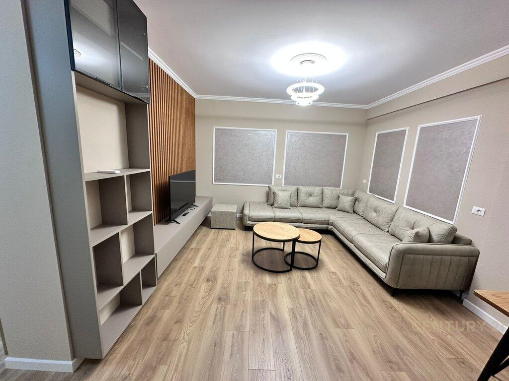 SHITET APARTAMENT 2+1+2 I PABANUAR KOMPLEKSI FRATARI, ASTIR!