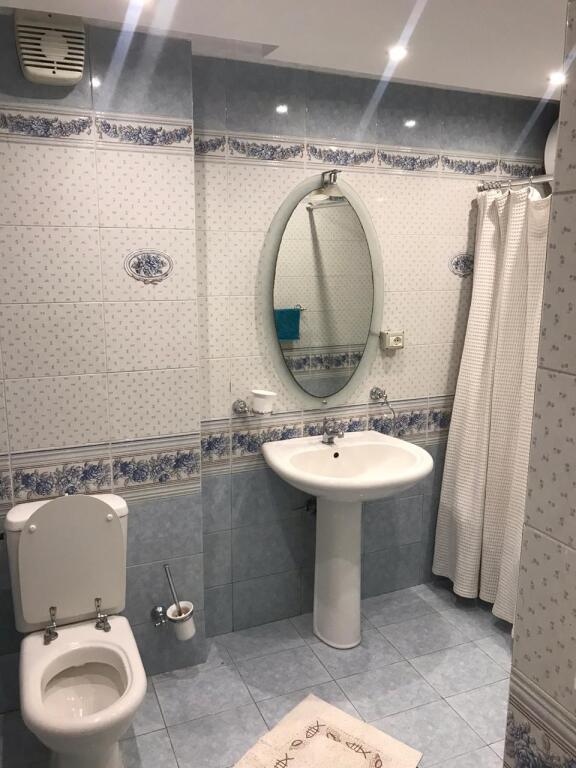 📣 Appartamento 3+1 in affitto nel centro di Tirana 📍 Dietro Piazza