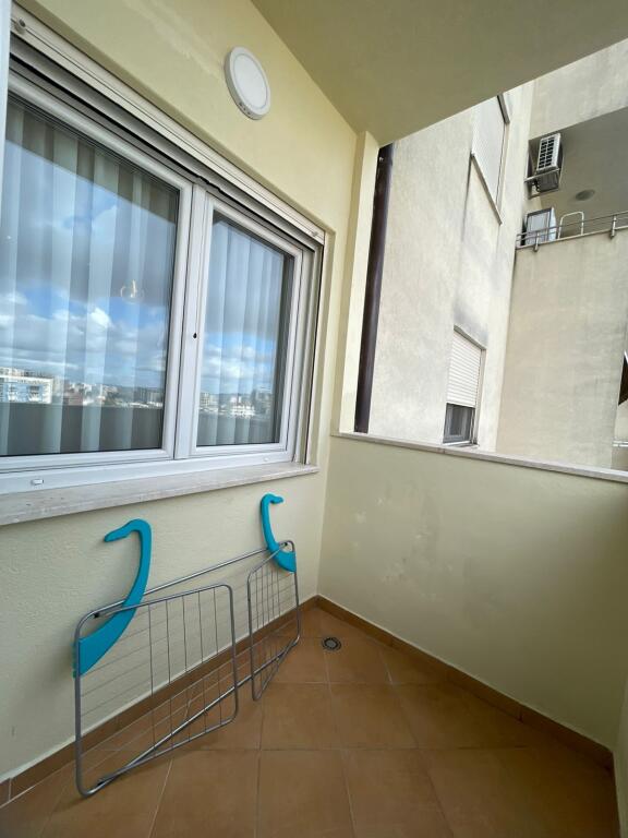 🏡 Affittasi Appartamento 1+1 📍 Di fronte a Delijorgji, al Palazzo Genius, vicino a Tibo e Comodita💶 Affitto: 70.000 lek / mese (poco trattabile)