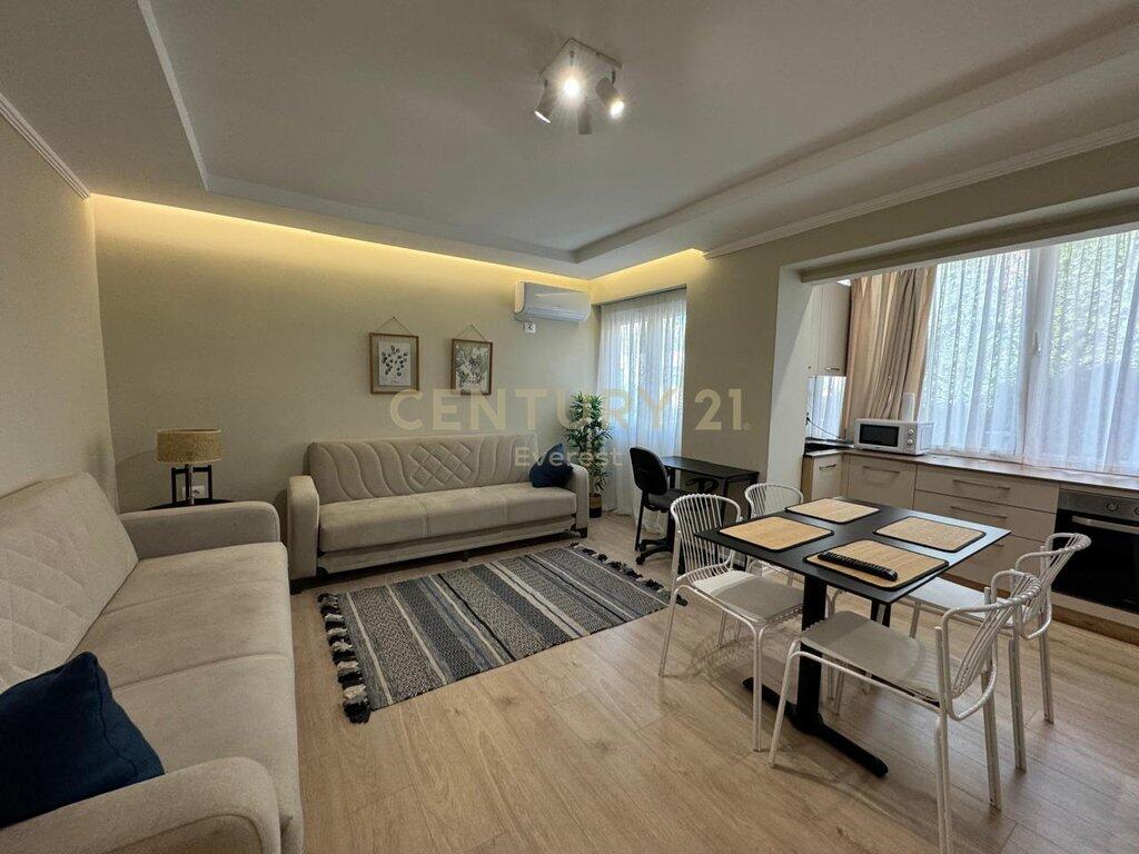 QENDER, APARTAMENT 1+1 PER QIRA