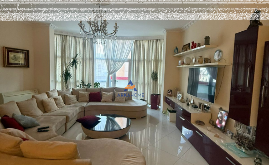 AFFITTASI EDIFICIO DI 4 PIANI "LAPRAKË" 15.000 EURO