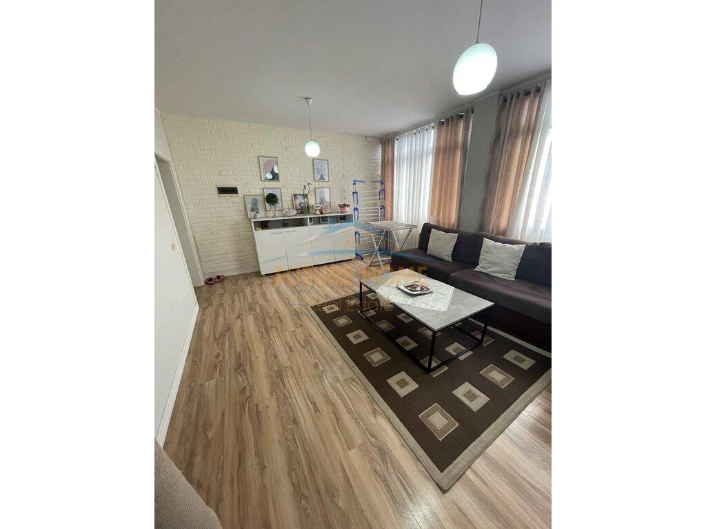 Shitet, Apartament 3+1,Shkolla e Bashkuar, Tirane.