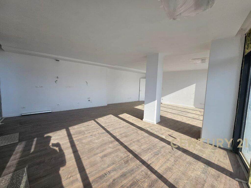 Apartament 3+1+2 Plus post Parkimi Për SHITJE tek Rezidenca Lake View (Rruga e Kosovareve)!.
