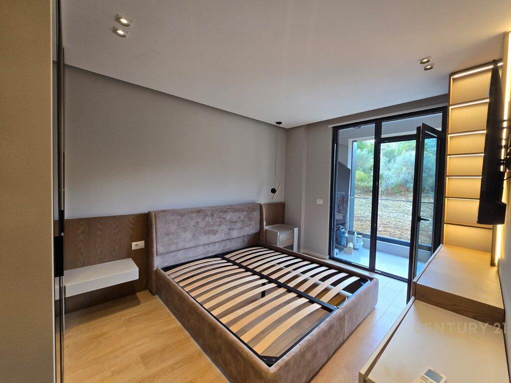 APARTAMENT 2+1+2+POST PARKIMI TEK KOPSHTI ZOOLOGJIK!