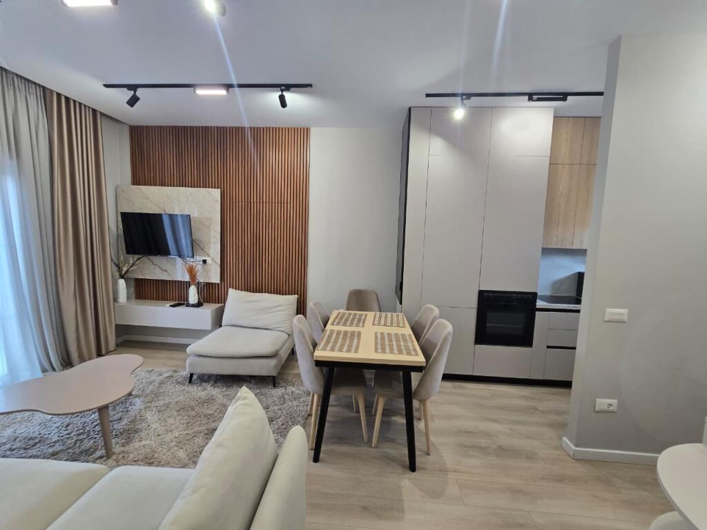*Apartament 2+1+Verande+Parking Me Qira | ne Porcelan*