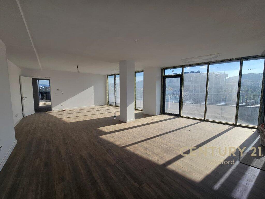 Apartament 3+1+2 Plus post Parkimi Për SHITJE tek Rezidenca Lake View (Rruga e Kosovareve)!.