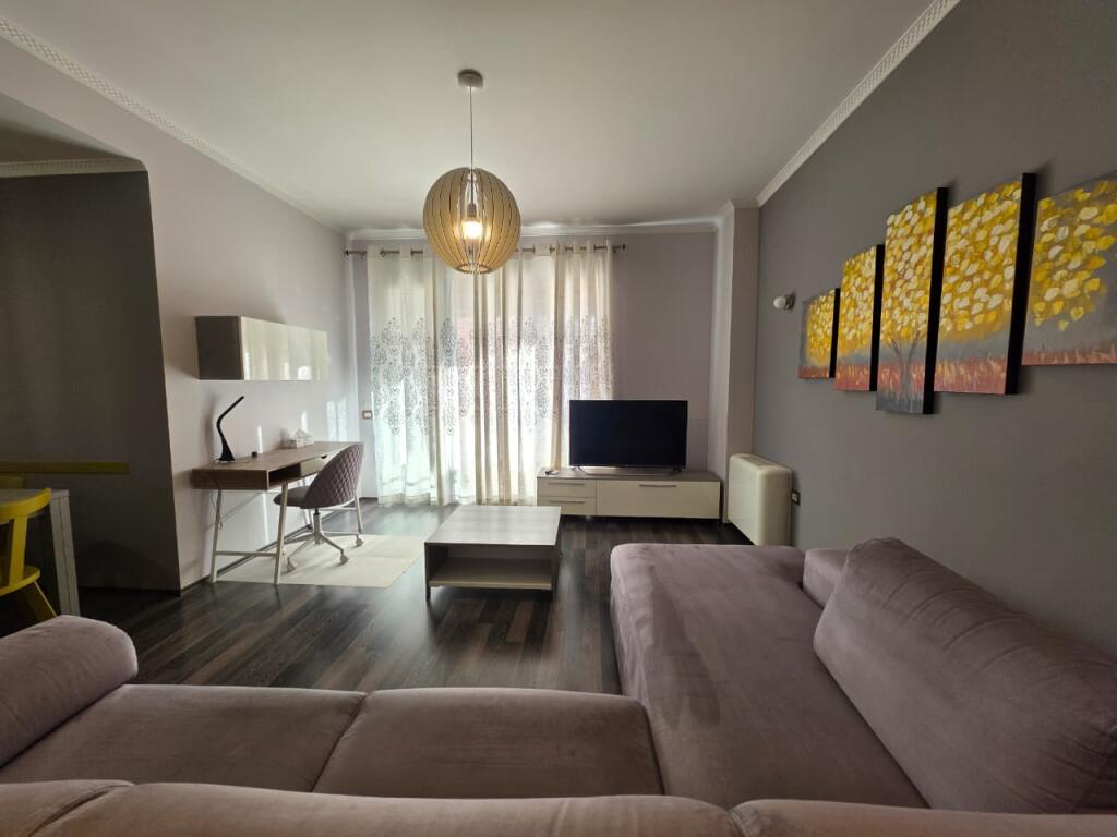 Appartamento di tipologia 2+1+2 offerto in affitto in Via Kosovo