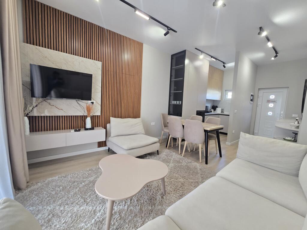 *Apartament 2+1+Verande+Parking Me Qira | ne Porcelan*