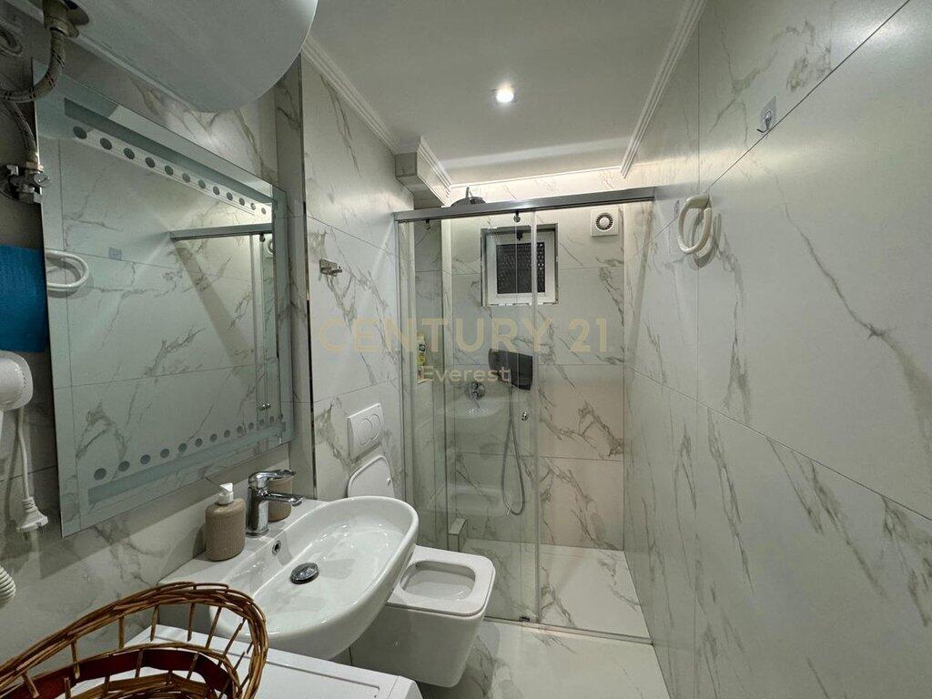 QENDER, APARTAMENT 1+1 PER QIRA