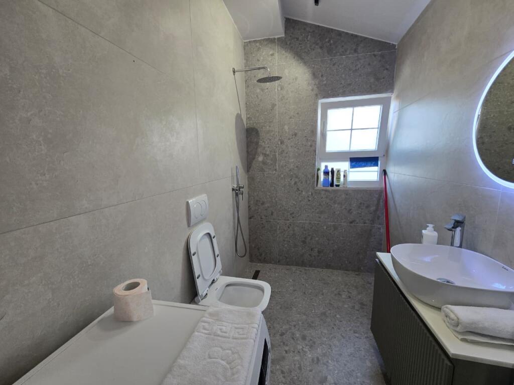 *Apartament 2+1+Verande+Parking Me Qira | ne Porcelan*