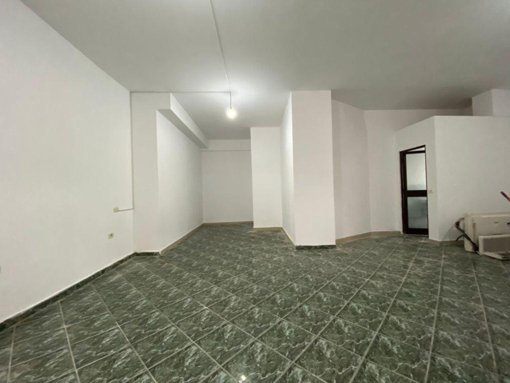 🏢 Jepet me qira ambient biznesi – Tek 15-katshi, Tiranë