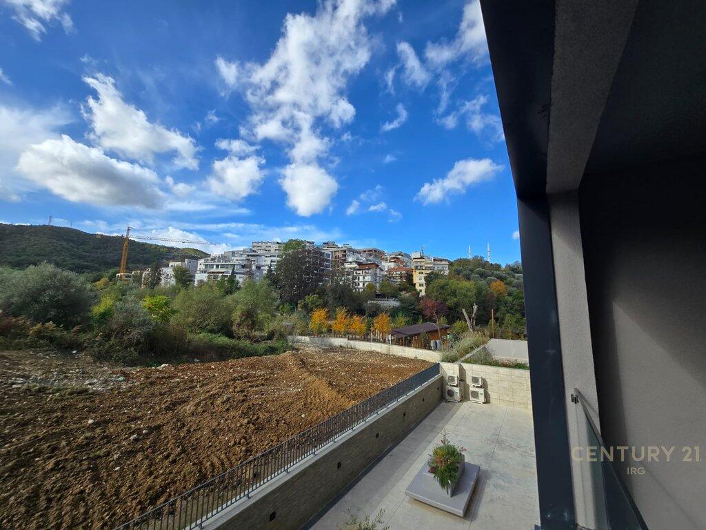APARTAMENT 2+1+2+POST PARKIMI TEK KOPSHTI ZOOLOGJIK!