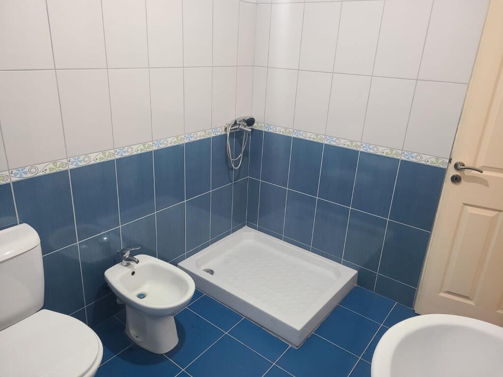 🏡 Shitet Apartament 2+1+2 në Yzberisht – Pallati Unik