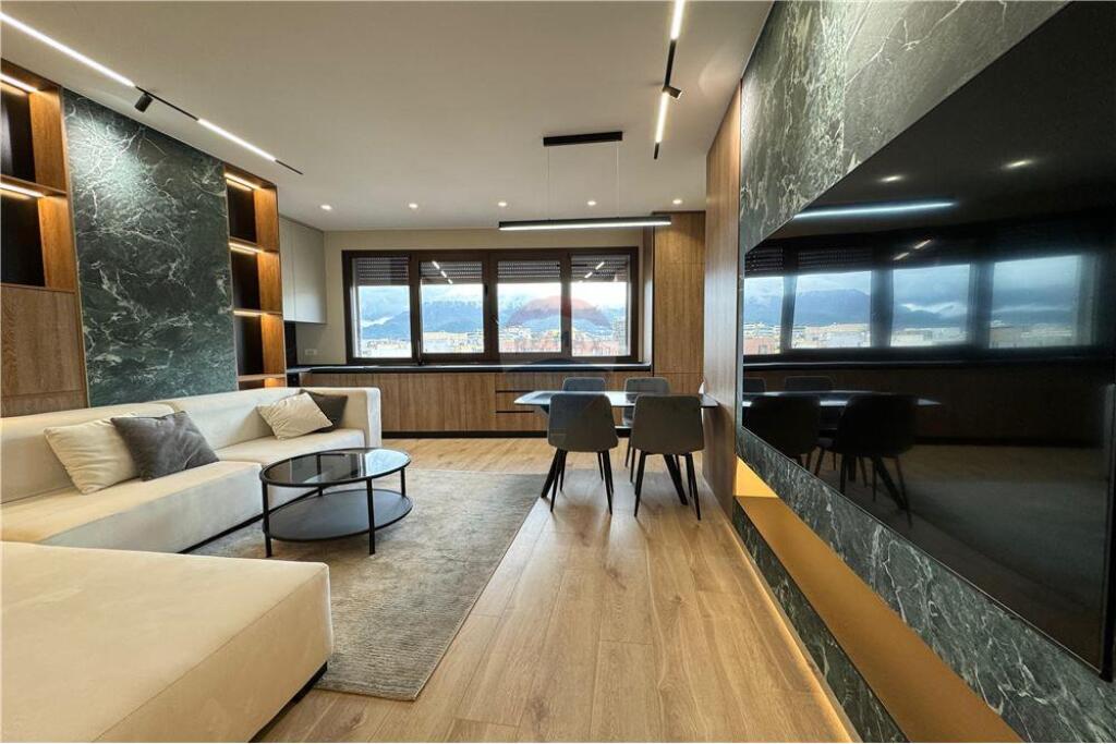 Apartament  Per Qira, Rruga e Barrikadave, Tirane!