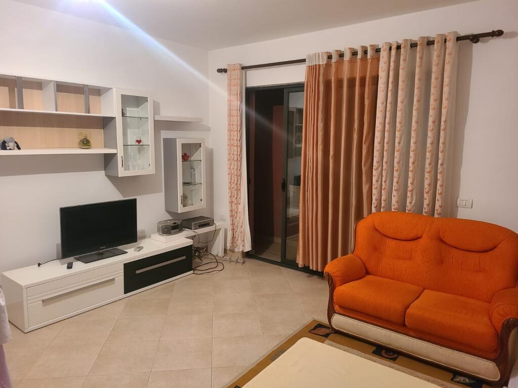 🏡 Shitet Apartament 2+1+2 në Yzberisht – Pallati Unik