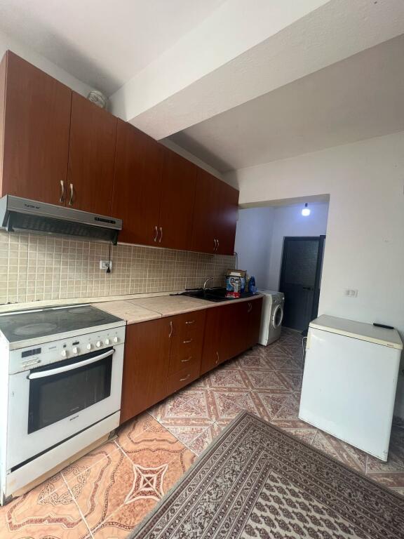 🏡 Jepet me qira shtëpi private – Fundi i Bulevardit të Ri!
