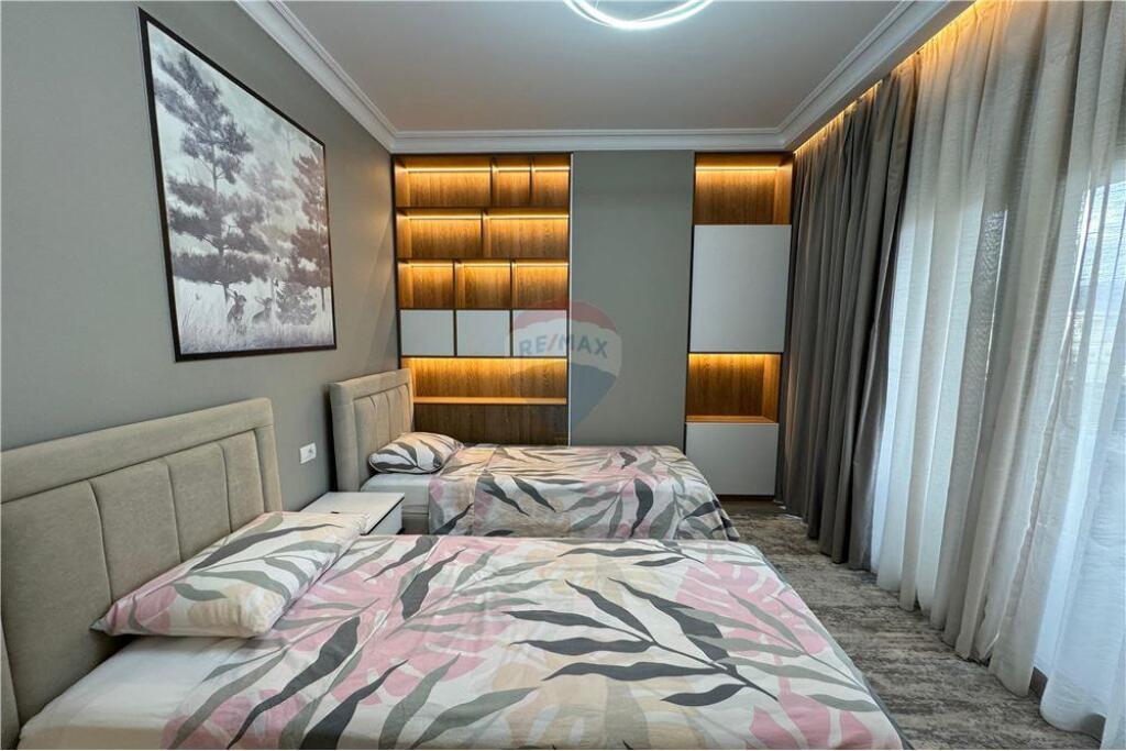 Apartament  Per Qira, Rruga e Barrikadave, Tirane!