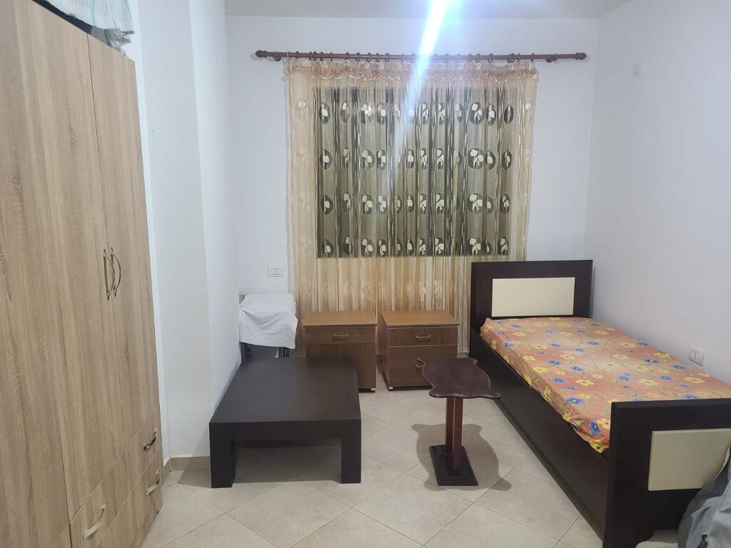 🏡 Shitet Apartament 2+1+2 në Yzberisht – Pallati Unik