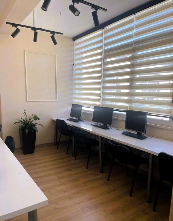 JEPET ME QERA AMBIENT PER ZYRA 170M/2 TEK KOMPLEKSI KIKA 2!