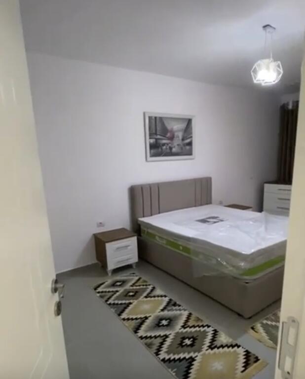 Apartament 1+1 me qira tek Rruga e Durresit prane Coloseu!