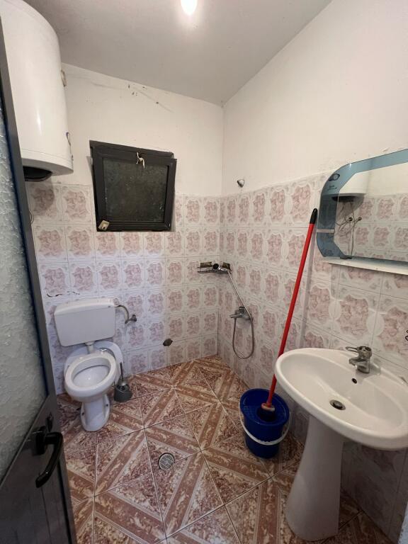 🏡 Jepet me qira shtëpi private – Fundi i Bulevardit të Ri!