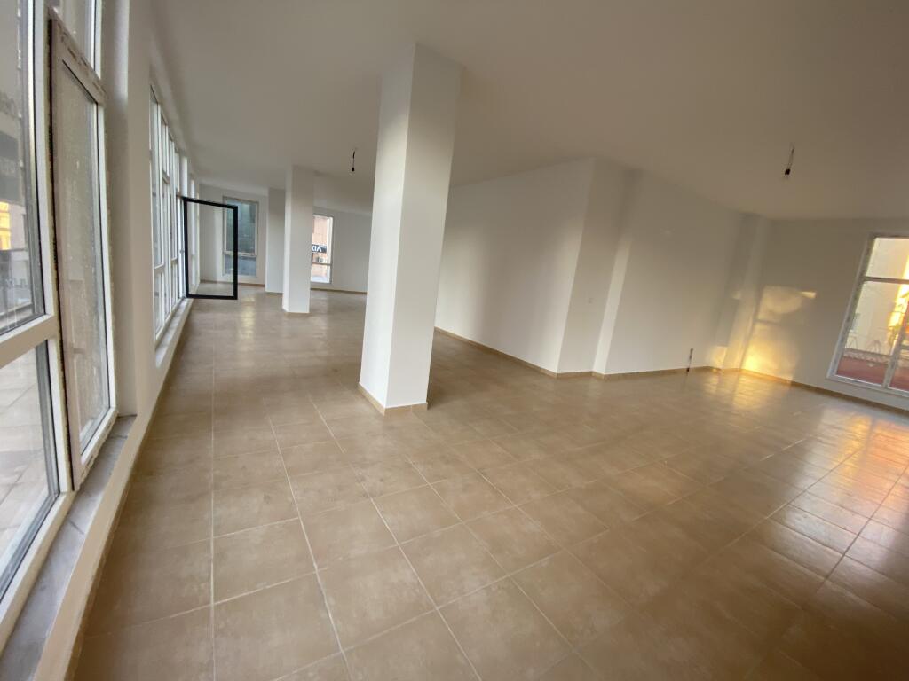 Business premises with an area of 150 m2, service complex, train station, 1800 euros