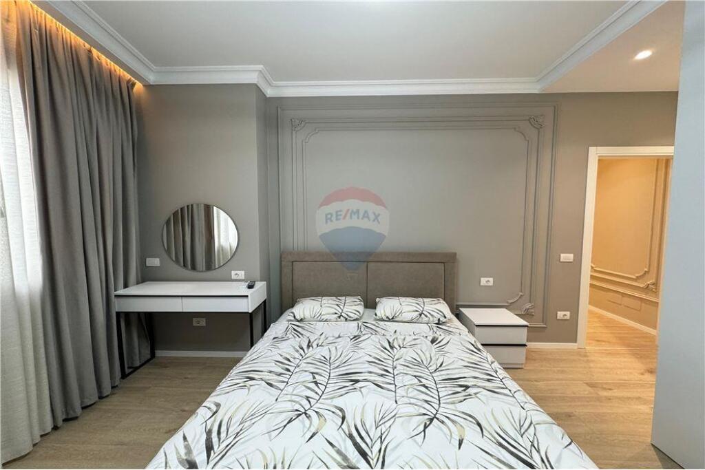 Apartament  Per Qira, Rruga e Barrikadave, Tirane!