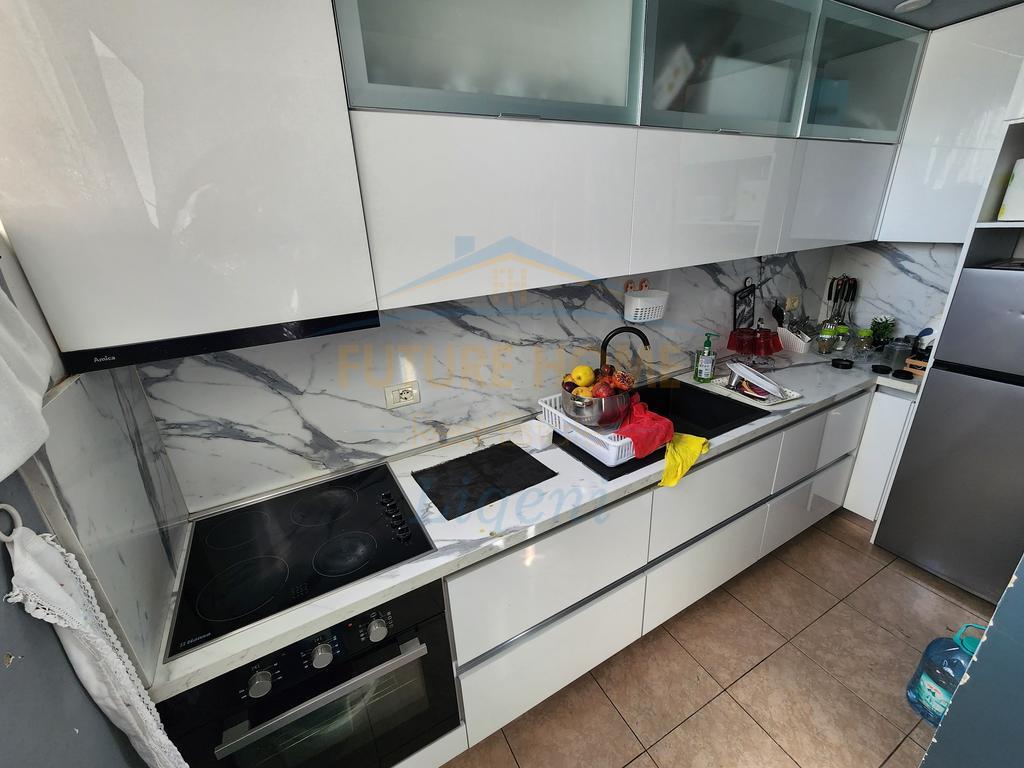 For sale, Apartment 2+1, Kavaja Street, Tirana