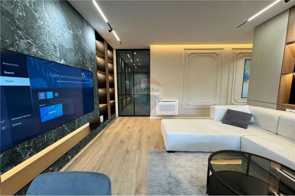Apartament  Per Qira, Rruga e Barrikadave, Tirane!