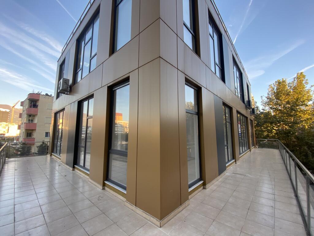 Business premises with an area of 150 m2, service complex, train station, 1800 euros